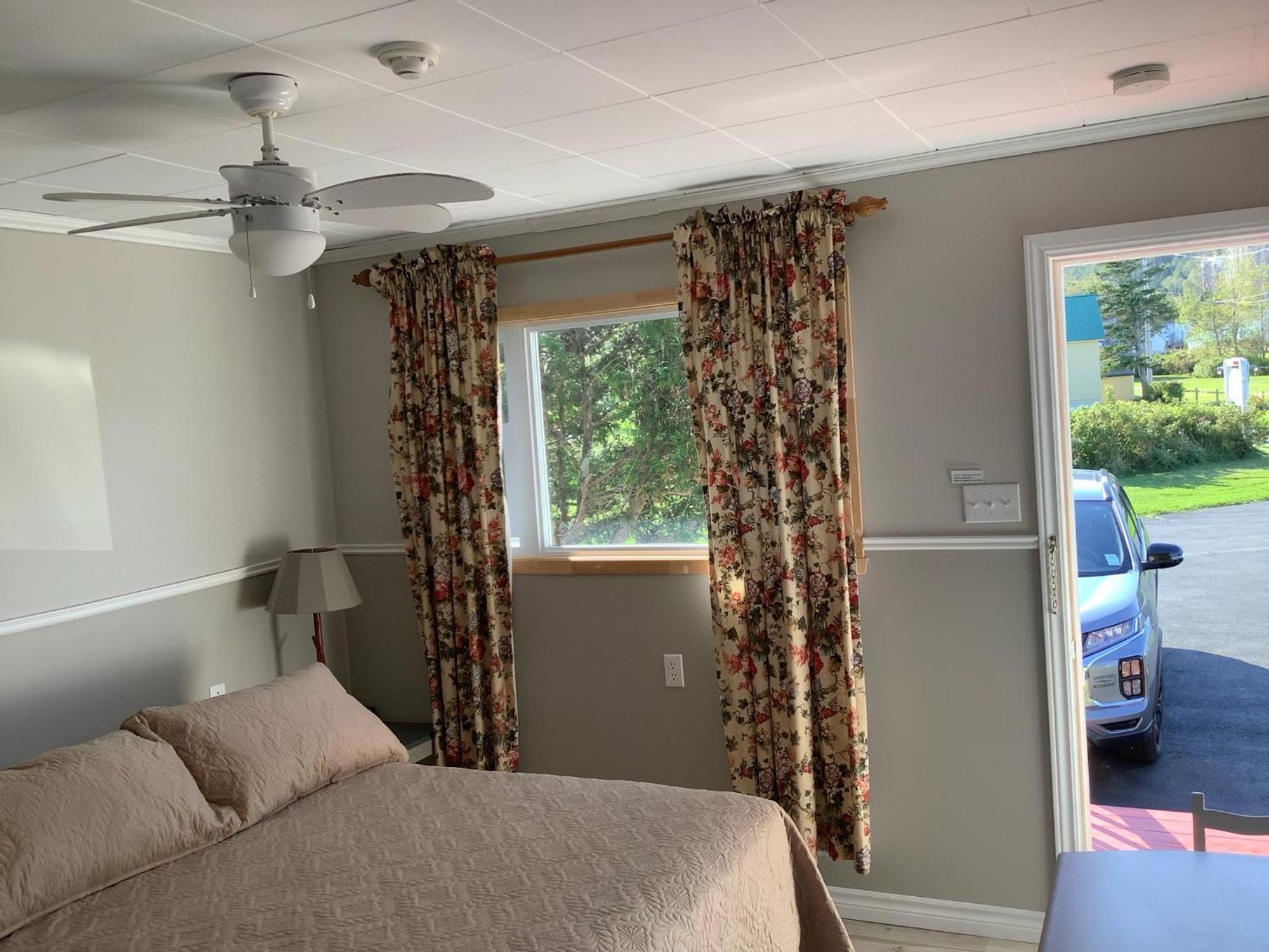 Hôtel-Motel Rocher Percé Extérieur photo